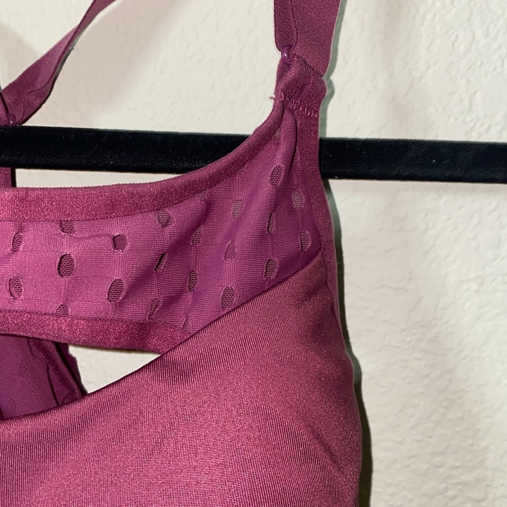 🪼Victoria Sport Racerback Built in Padded Sports Bra! - Picture 4 of 6